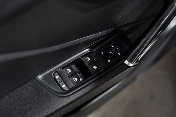 Audi Q2 35 TFSI CoD Sport S-Line DSG PANO NAVI PDC