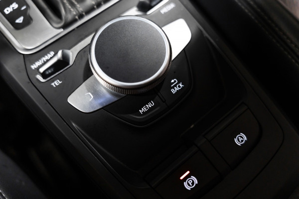 Audi Q2 35 TFSI CoD Sport S-Line DSG PANO NAVI PDC