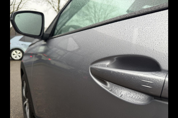 Peugeot 3008 1.6 Hybrid Allure pack 180pk VAN €28.900,- NU VOOR SLECHTS €24.877,- Uw LENTEVOORDEEL €4.023,- |PHEV| ACHTERUITRIJCAMERA| DODE HOEK SENSOR| ADAPTIVE CRUISE CONTROL| STANDKACHEL| RIJKLAAR! INCL 12 MND BOVAG GARANTIE