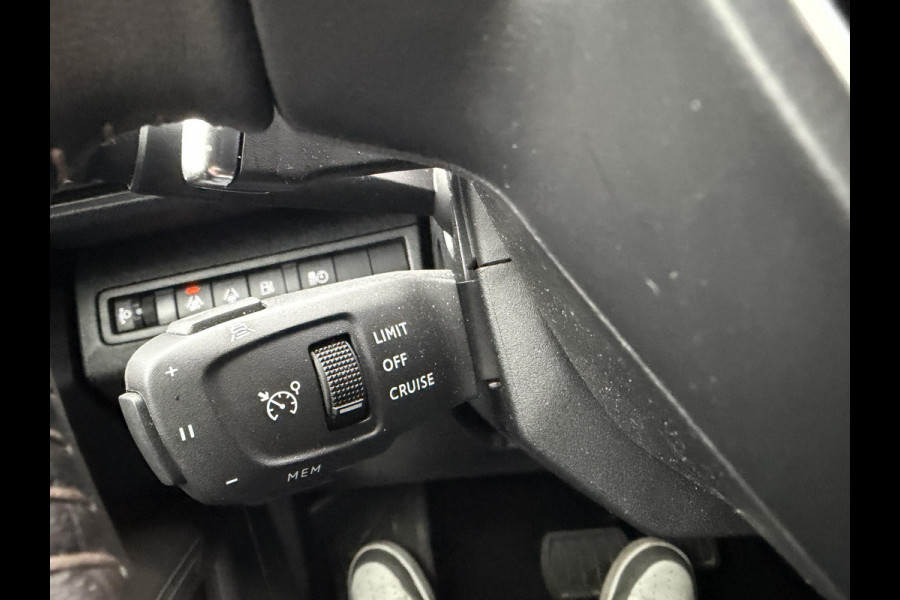 Peugeot 3008 1.6 Hybrid Allure pack 180pk VAN €28.900,- NU VOOR SLECHTS €24.877,- Uw LENTEVOORDEEL €4.023,- |PHEV| ACHTERUITRIJCAMERA| DODE HOEK SENSOR| ADAPTIVE CRUISE CONTROL| STANDKACHEL| RIJKLAAR! INCL 12 MND BOVAG GARANTIE