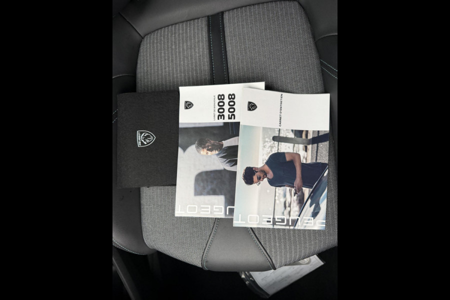 Peugeot 3008 1.6 Hybrid Allure pack 180pk VAN €28.900,- NU VOOR SLECHTS €24.877,- Uw LENTEVOORDEEL €4.023,- |PHEV| ACHTERUITRIJCAMERA| DODE HOEK SENSOR| ADAPTIVE CRUISE CONTROL| STANDKACHEL| RIJKLAAR! INCL 12 MND BOVAG GARANTIE