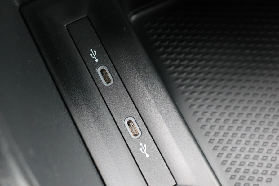 Volkswagen Caddy Cargo 2.0 TDI Style DSG | Lane Assist | Virtual Cockpit | Camera | CarPlay | Stoelverwarming | LED Koplampen | Sidebars | Spoilerkit | DAB | Fabrieksgarantie | Facelift model | BPM Vrij