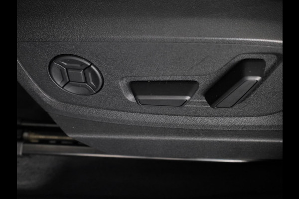 Audi e-tron 55 quattro Advanced edition Plus 95 kWh 408pk | Komt half maart binnen | Parkeersensoren | 21 inch Lichtmetalen velgen | Lederen bekleding