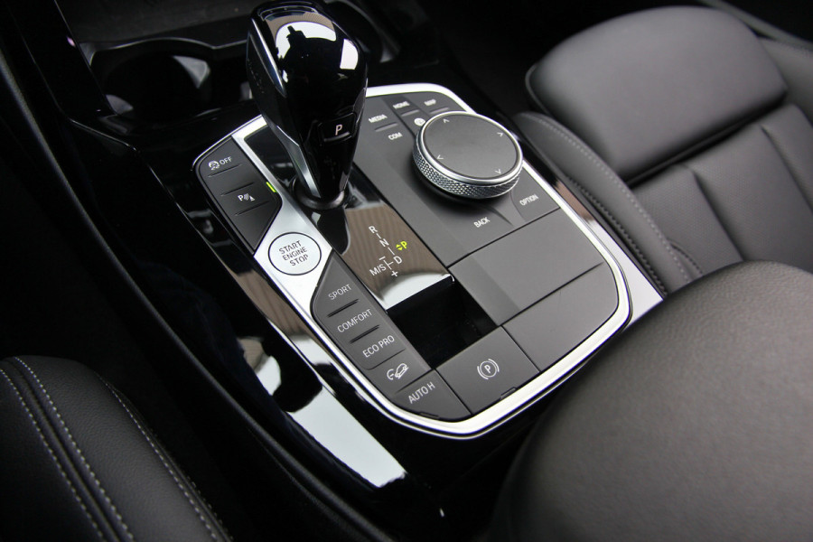 BMW X3 xDrive20i High Executive | Head-up | Trekhaak | Laser | ACC | Keyless