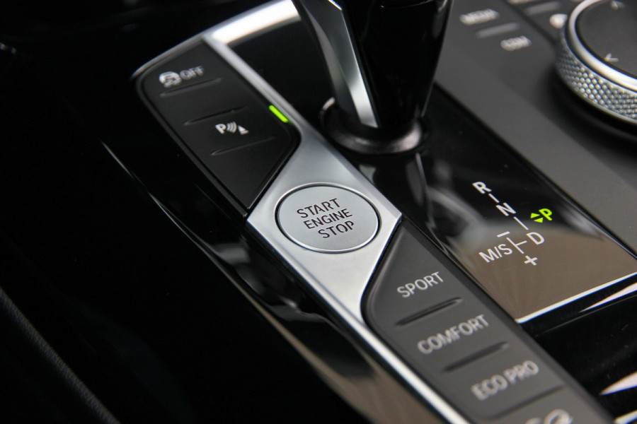 BMW X3 xDrive20i High Executive | Head-up | Trekhaak | Laser | ACC | Keyless