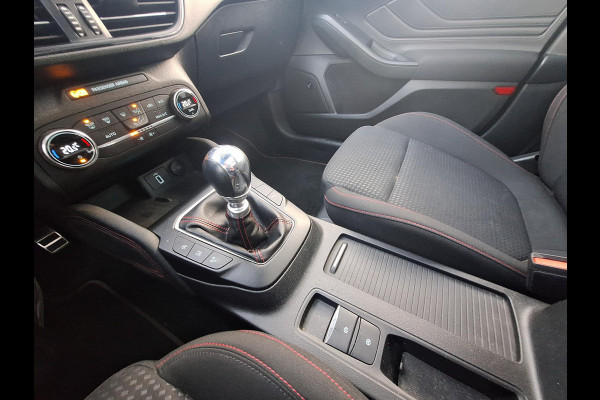 Ford FOCUS Wagon 1.0 EcoBoost Hybrid ST Line X Business | Pano | Trekhaak | Climate | Navi |