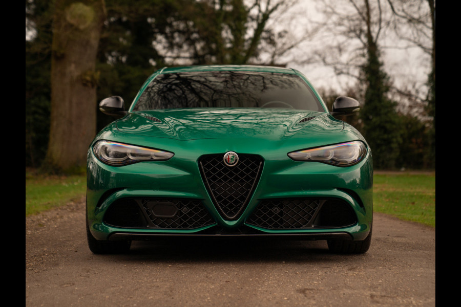Alfa Romeo Giulia 2.9 V6 Quadrifoglio MY25 | Akrapovic | Carbon stoelen | Harman/Kardon | Facelift | Adapt. cruise