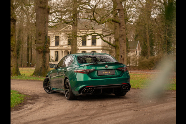 Alfa Romeo Giulia 2.9 V6 Quadrifoglio MY25 | Akrapovic | Carbon stoelen | Harman/Kardon | Facelift | Adapt. cruise