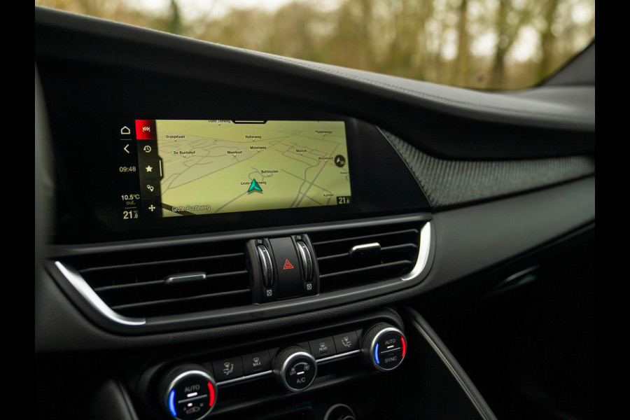 Alfa Romeo Giulia 2.9 V6 Quadrifoglio MY25 | Akrapovic | Carbon stoelen | Harman/Kardon | Facelift | Adapt. cruise