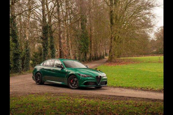 Alfa Romeo Giulia 2.9 V6 Quadrifoglio MY25 | Akrapovic | Carbon stoelen | Harman/Kardon | Facelift | Adapt. cruise