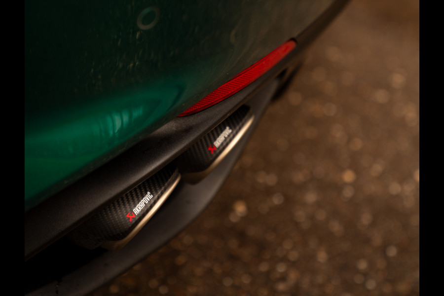 Alfa Romeo Giulia 2.9 V6 Quadrifoglio MY25 | Akrapovic | Carbon stoelen | Harman/Kardon | Facelift | Adapt. cruise