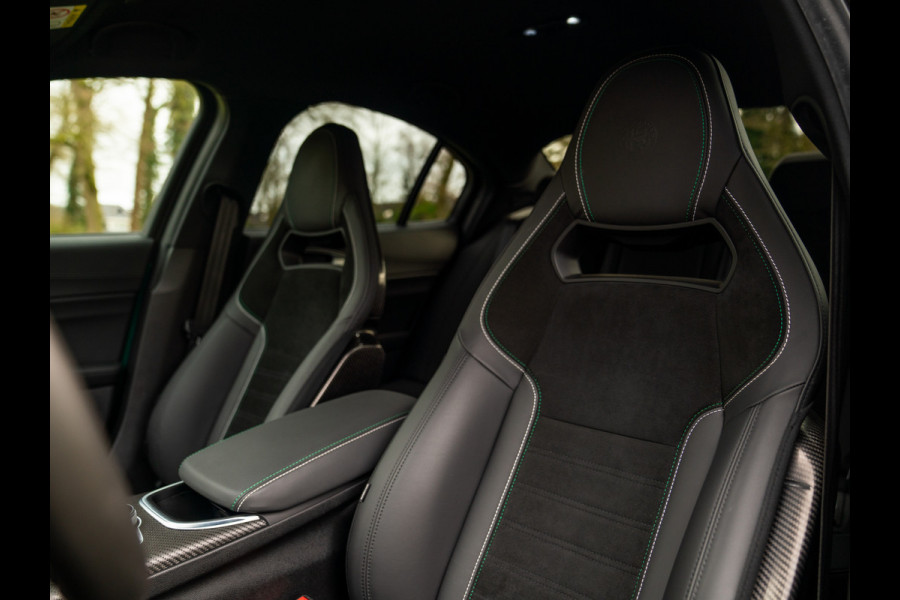 Alfa Romeo Giulia 2.9 V6 Quadrifoglio MY25 | Akrapovic | Carbon stoelen | Harman/Kardon | Facelift | Adapt. cruise