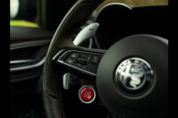 Alfa Romeo Giulia 2.9 V6 Quadrifoglio MY25 | Akrapovic | Carbon stoelen | Harman/Kardon | Facelift | Adapt. cruise