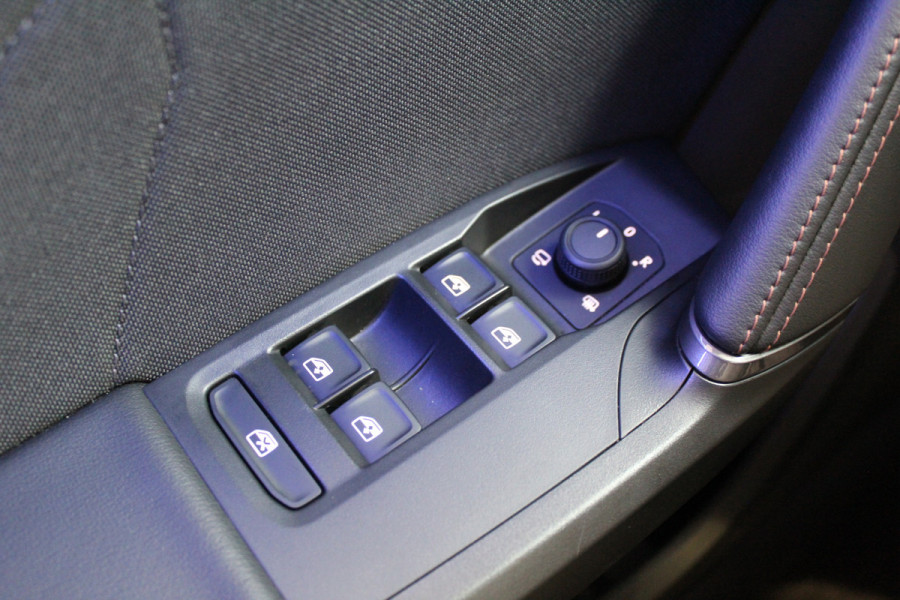 CUPRA Leon Sportstourer 1.5 TSI e-Hybrid Business | Virtual Cockpit | Driver.pack | Led | App Connect