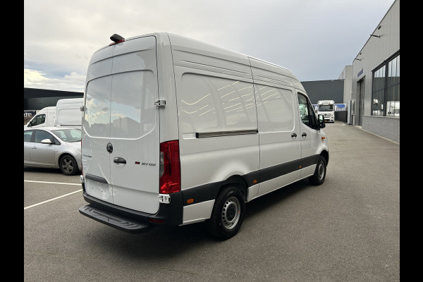 Mercedes-Benz Sprinter 317 CDI L2 H2 Pro Facelift / MBUX / Navigatie / Camera / Cruise control / Airco / 270 Graden achterdeuren