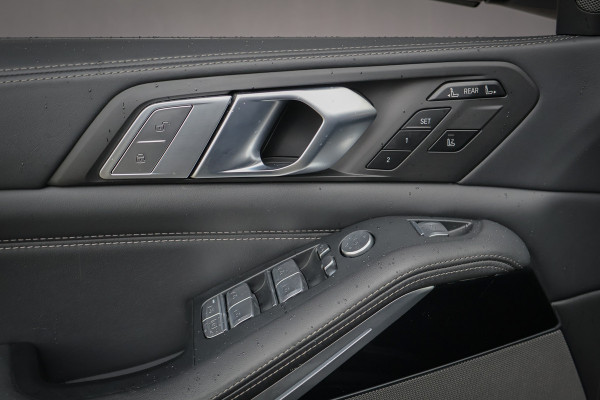 BMW X7 xDrive40i High Executive | 7 ZITS | SKYLOUNGE | ADAPTIVE | LASERLIGHTS | NAPA LEER | TREKHAAK | STOEL & STUURVERWARMING | PRIVAC
