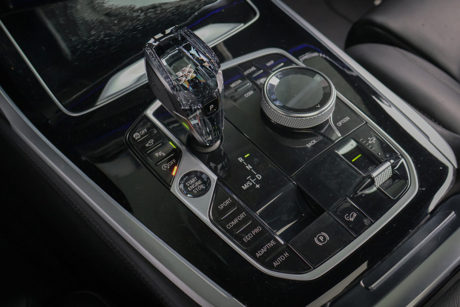 BMW X7 xDrive40i High Executive | 7 ZITS | SKYLOUNGE | ADAPTIVE | LASERLIGHTS | NAPA LEER | TREKHAAK | STOEL & STUURVERWARMING | PRIVAC