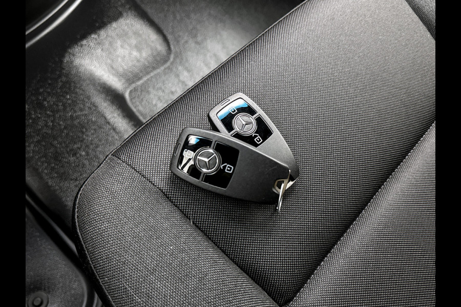 Mercedes-Benz Sprinter 317 1.9 CDI L3H2 Select Navigatie 3500kg trekhaak Stoel en stuurverwarming Parkeerpakket Betimmering