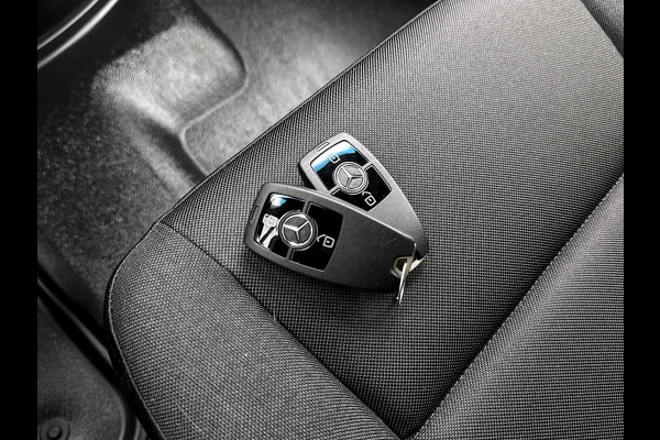 Mercedes-Benz Sprinter 317 1.9 CDI L3H2 Select Navigatie 3500kg trekhaak Stoel en stuurverwarming Parkeerpakket Betimmering