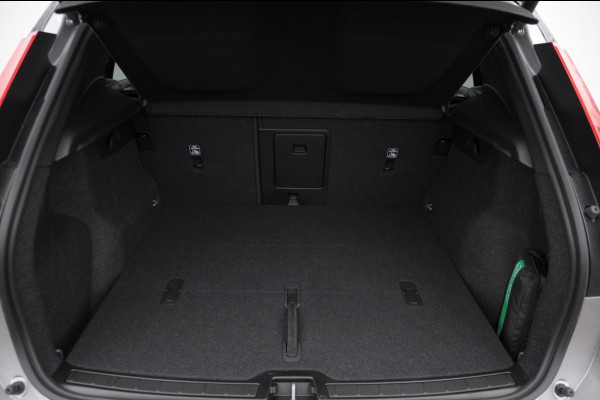 Volvo EX40 252PK Single Motor Extended Range 82 kWh Plus / Lounge Pakket / Extra getint glas / 360 Camera / 20'' velgen / Panoramadak / Zwart dak