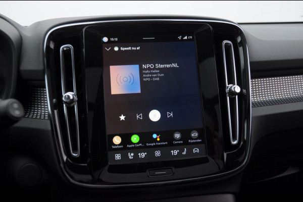 Volvo EX40 252PK Single Motor Extended Range 82 kWh Plus / Lounge Pakket / Extra getint glas / 360 Camera / 20'' velgen / Panoramadak / Zwart dak