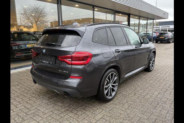 BMW X3 xDrive30e M Sport Plug-in Hybride | PHEV | Elek. Trekhaak | 20 inch | M pakket | Stoelverwarming | Shadowline Exterior | Adaptive Led verlichting | Hifi | Volledig digitaal instrumentenpaneel