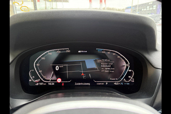 BMW X3 xDrive30e M Sport Plug-in Hybride | PHEV | Elek. Trekhaak | 20 inch | M pakket | Stoelverwarming | Shadowline Exterior | Adaptive Led verlichting | Hifi | Volledig digitaal instrumentenpaneel