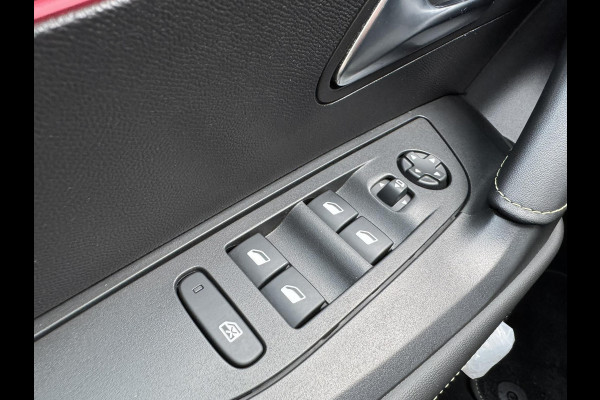 Peugeot e-2008 EV Allure 50 kWh 136pk Stoelverwarming