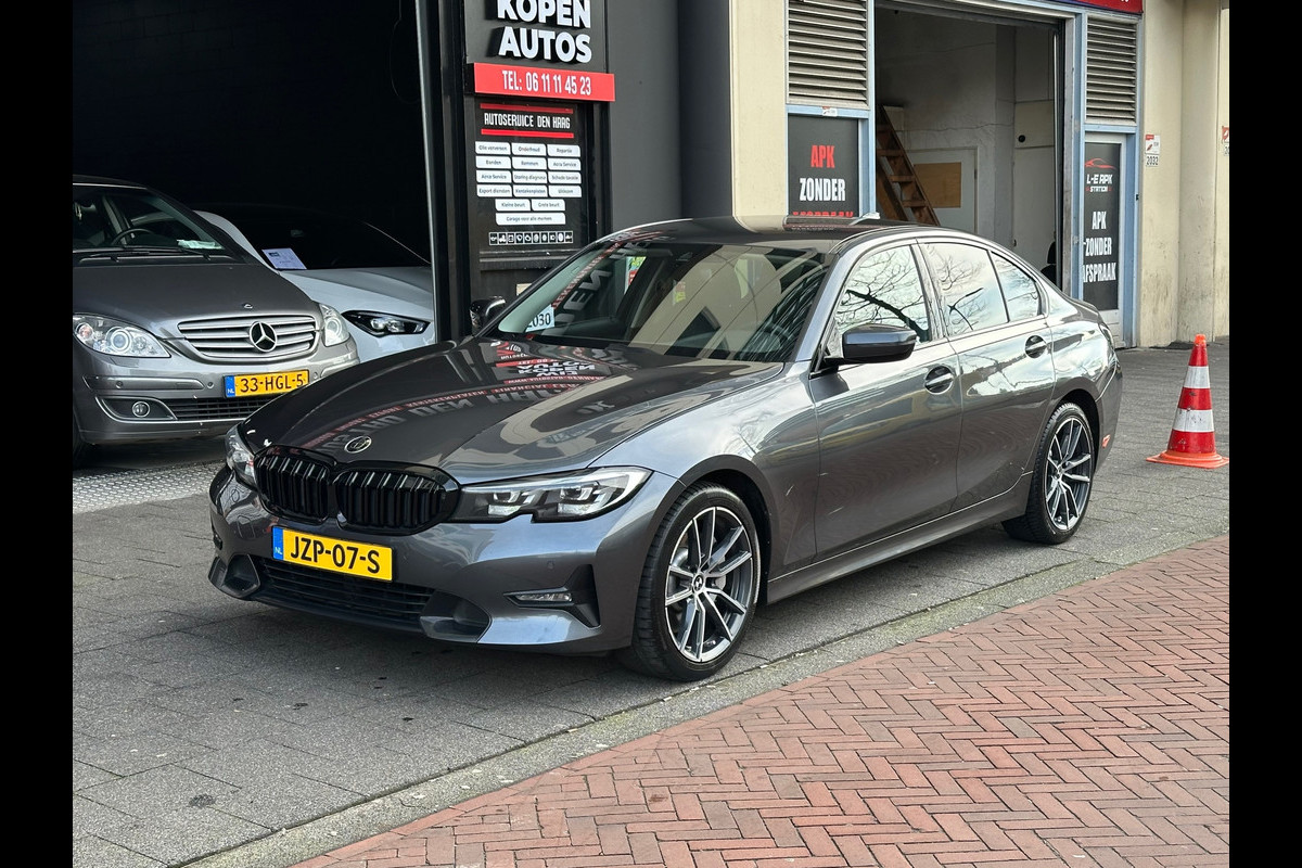 BMW 3-serie 330i High Executive Aut Leer Navi Carplay
