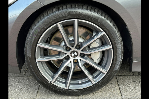 BMW 3-serie 330i High Executive Aut Leer Navi Carplay