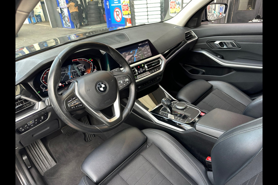 BMW 3-serie 330i High Executive Aut Leer Navi Carplay