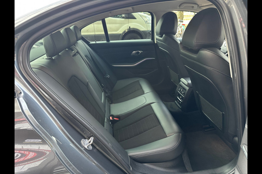 BMW 3-serie 330i High Executive Aut Leer Navi Carplay