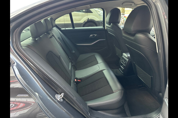 BMW 3-serie 330i High Executive Aut Leer Navi Carplay