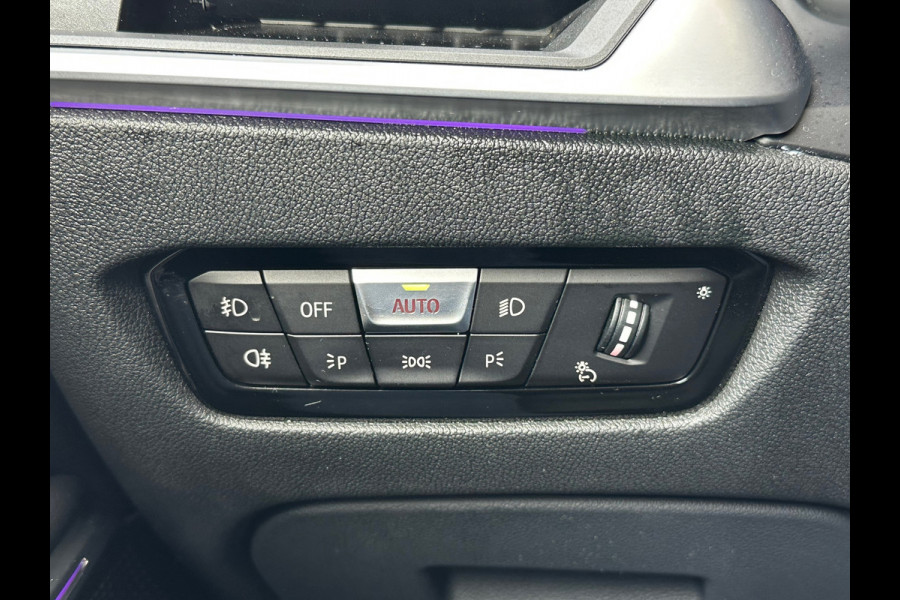 BMW 3-serie 330i High Executive Aut Leer Navi Carplay