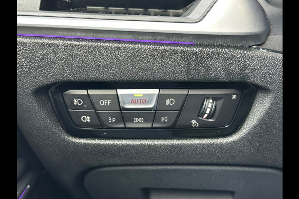 BMW 3-serie 330i High Executive Aut Leer Navi Carplay