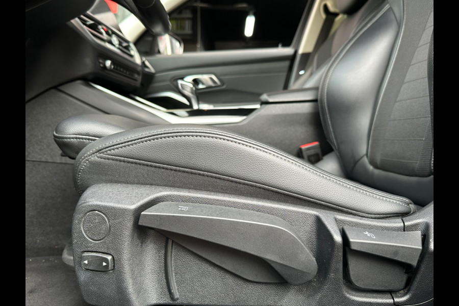 BMW 3-serie 330i High Executive Aut Leer Navi Carplay