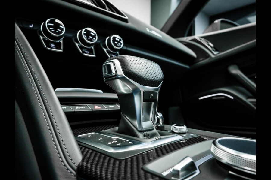 Audi R8 Spyder 5.2 FSI performance S tron. quat. Spyder Volledig Carbon | Audi R8 Performance Sportstoelen | fabrieksgarntie t/m 04-27
