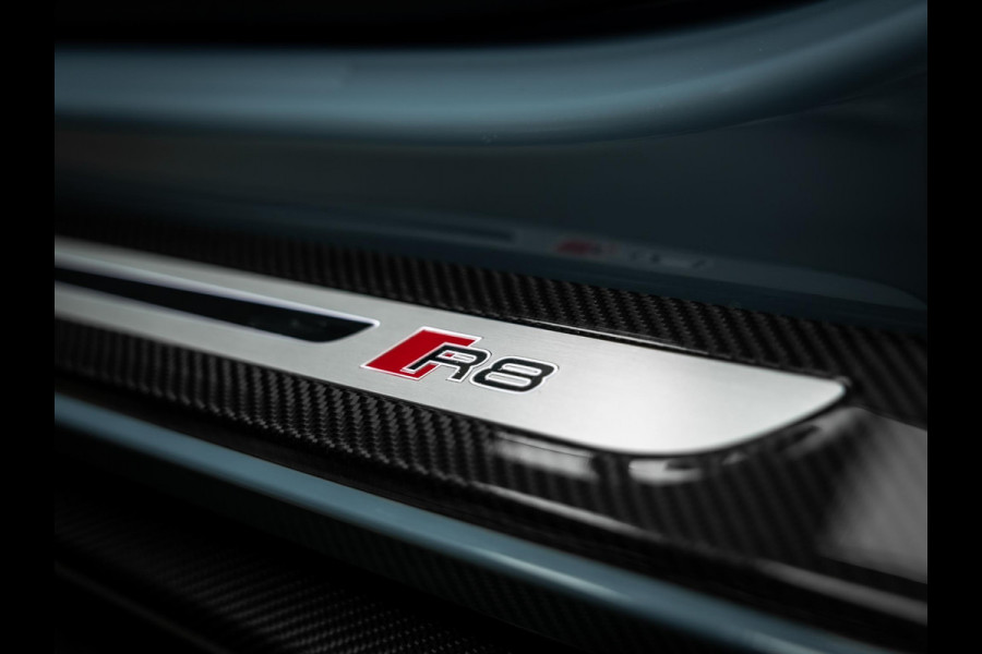 Audi R8 Spyder 5.2 FSI performance S tron. quat. Spyder Volledig Carbon | Audi R8 Performance Sportstoelen | fabrieksgarntie t/m 04-27