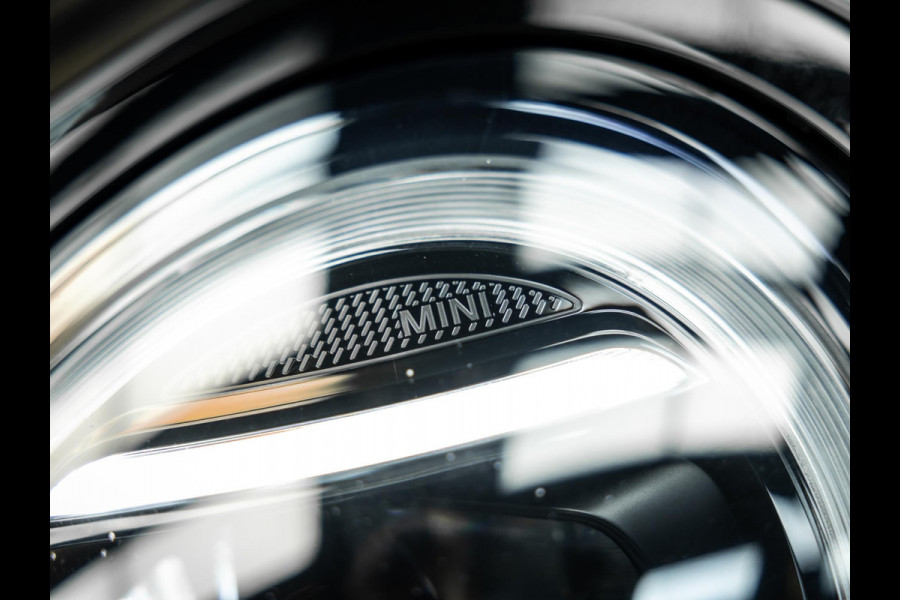 MINI Cooper C John Cooper Works M | Head-up | JCW | Stuurverwarming |Carplay | Stoelverwarming |