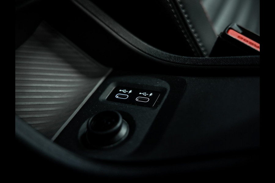 MINI Cooper C John Cooper Works M | Head-up | JCW | Stuurverwarming |Carplay | Stoelverwarming |