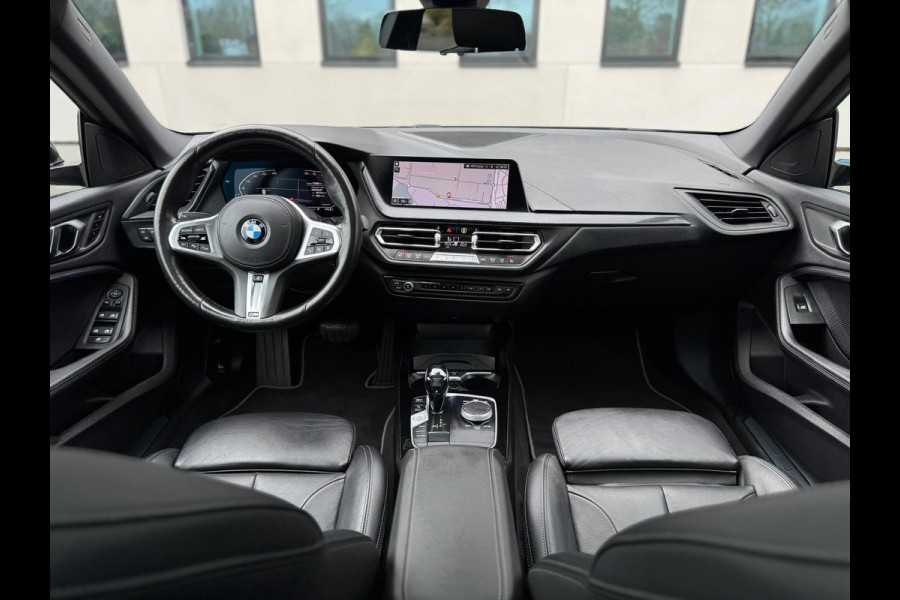 BMW 2 Serie Gran Coupé 218i High Executive, panoramadak, M sport interieur, camera, stoelverwarming, vele opties, NL auto met nap