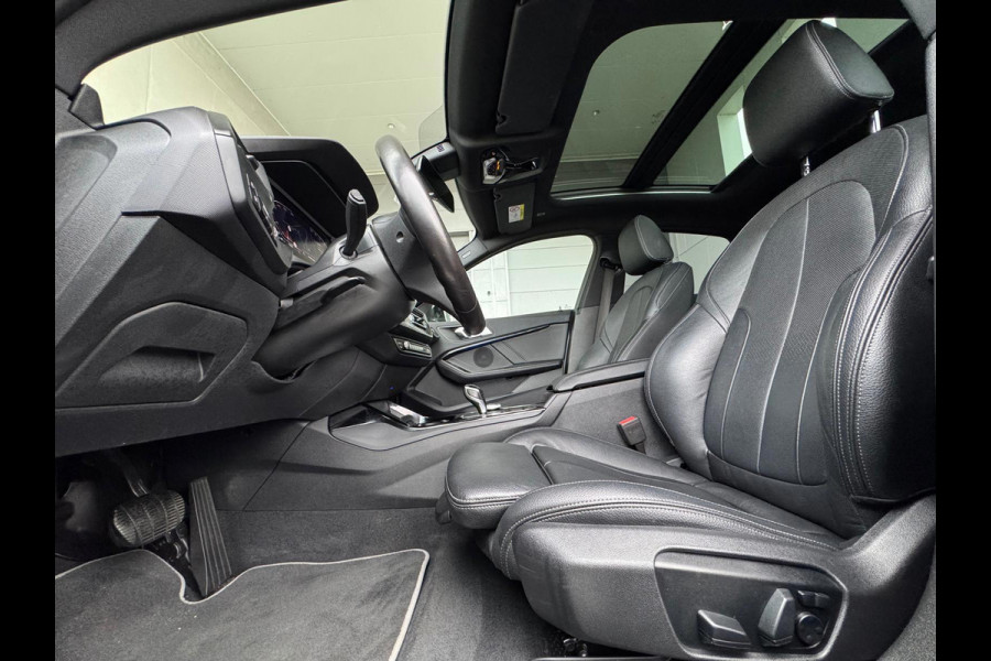 BMW 2 Serie Gran Coupé 218i High Executive, panoramadak, M sport interieur, camera, stoelverwarming, vele opties, NL auto met nap