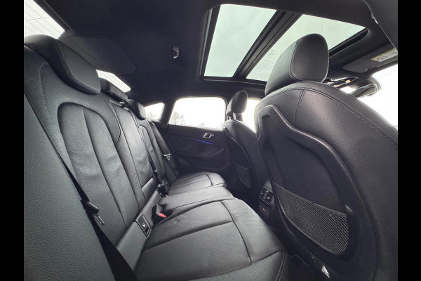 BMW 2 Serie Gran Coupé 218i High Executive, panoramadak, M sport interieur, camera, stoelverwarming, vele opties, NL auto met nap