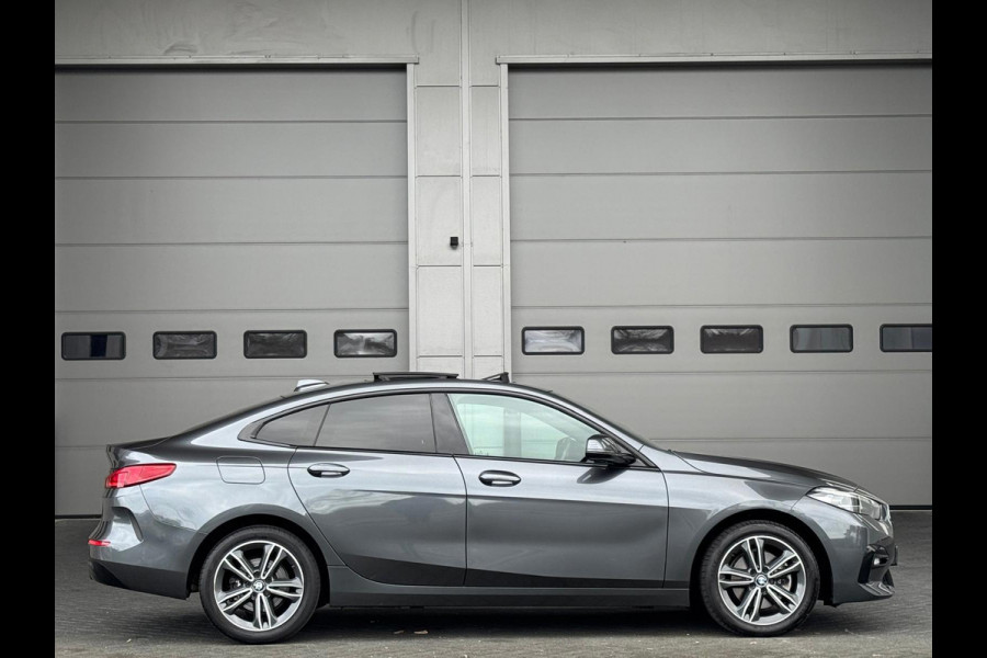BMW 2 Serie Gran Coupé 218i High Executive, panoramadak, M sport interieur, camera, stoelverwarming, vele opties, NL auto met nap