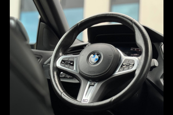 BMW 2 Serie Gran Coupé 218i High Executive, panoramadak, M sport interieur, camera, stoelverwarming, vele opties, NL auto met nap