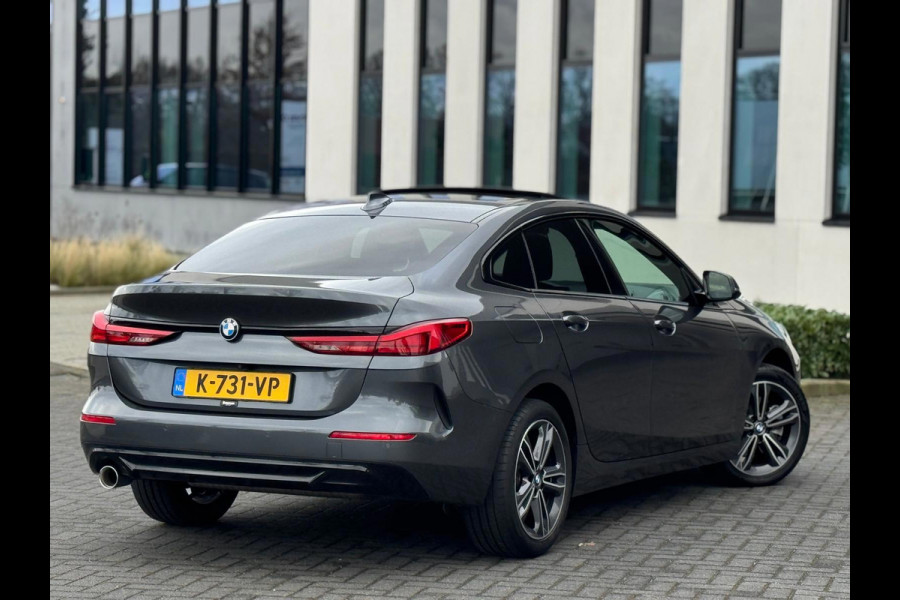 BMW 2 Serie Gran Coupé 218i High Executive, panoramadak, M sport interieur, camera, stoelverwarming, vele opties, NL auto met nap