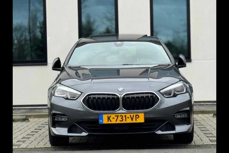 BMW 2 Serie Gran Coupé 218i High Executive, panoramadak, M sport interieur, camera, stoelverwarming, vele opties, NL auto met nap