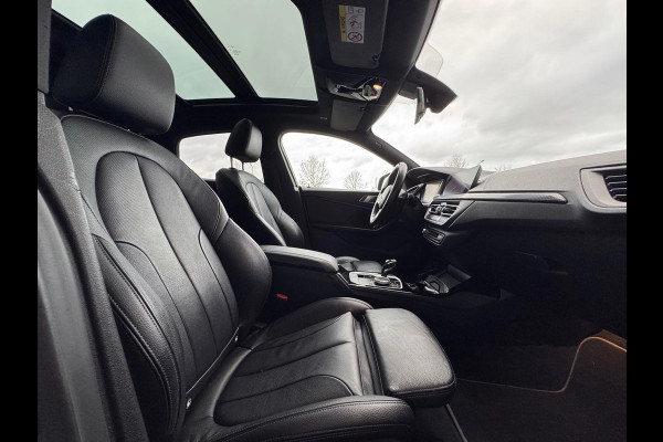 BMW 2 Serie Gran Coupé 218i High Executive, panoramadak, M sport interieur, camera, stoelverwarming, vele opties, NL auto met nap