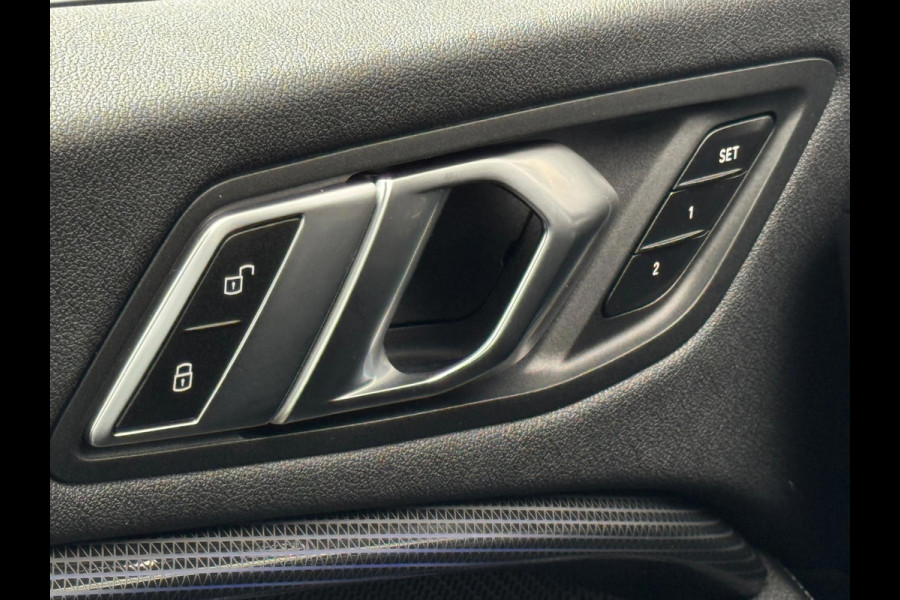 BMW 2 Serie Gran Coupé 218i High Executive, panoramadak, M sport interieur, camera, stoelverwarming, vele opties, NL auto met nap