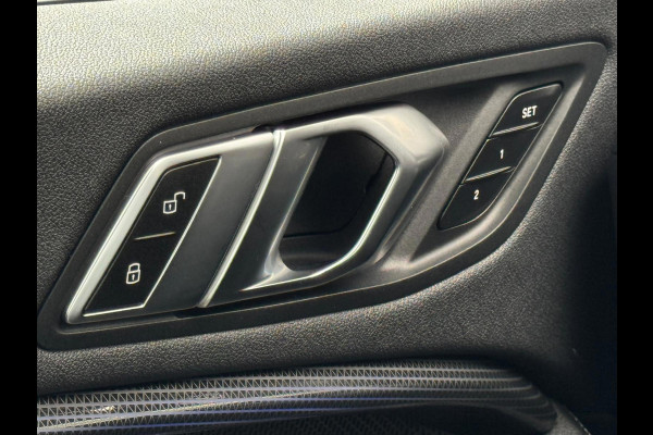 BMW 2 Serie Gran Coupé 218i High Executive, panoramadak, M sport interieur, camera, stoelverwarming, vele opties, NL auto met nap